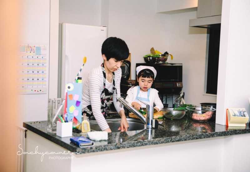 餃子作りの日常写真