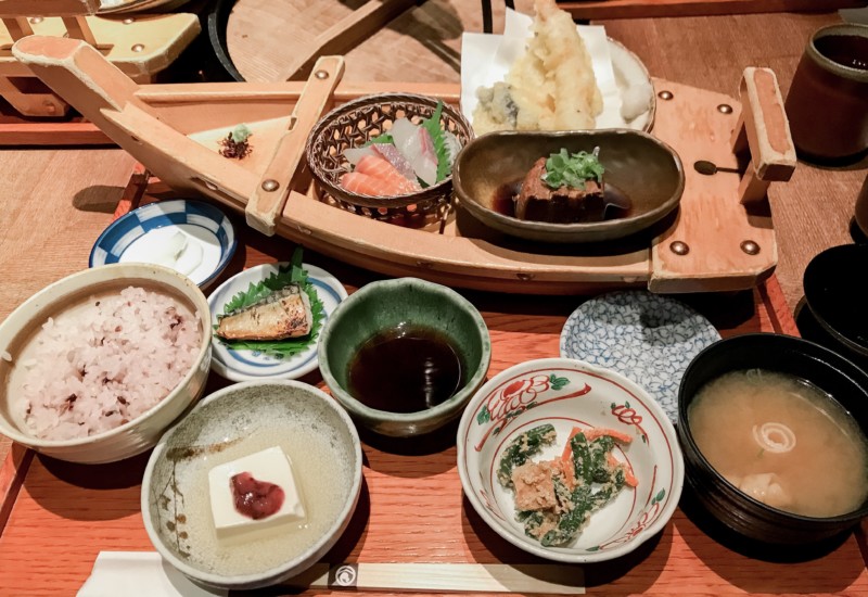 源八舟盛り定食